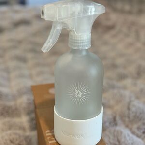 Norwex Frosted Glass Spray Bottle with White Holder
